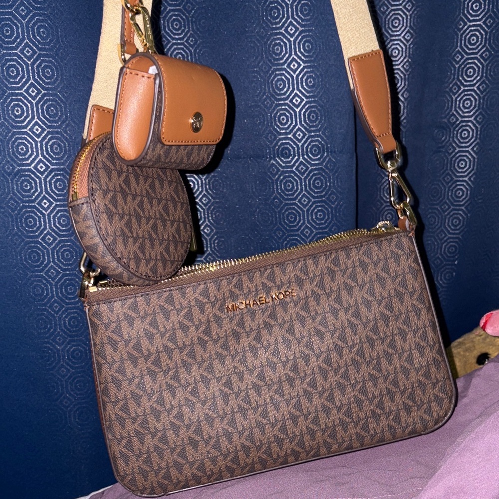 Michael Kors jet set Brown Monogram Shoulder Bag Set